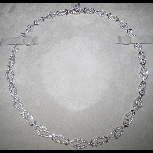 STEPHEN WEBSTER ROSE & THORN DIAMOND NECKLACE EXCELLENT PRISTINE CONDITION!! - Picture 8 of 16
